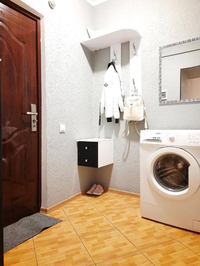 1-Room Apartment In The Center, 5 Minutes To Deribasovskaya オデッサ エクステリア 写真